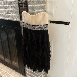 Juniors dress - cocktail/semi-formal